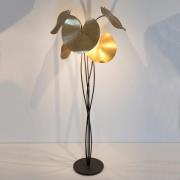 LED vloerlamp Controversia, gouden lampenkap